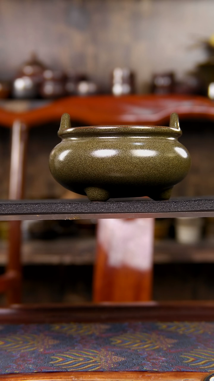 茶叶末色香炉原矿釉