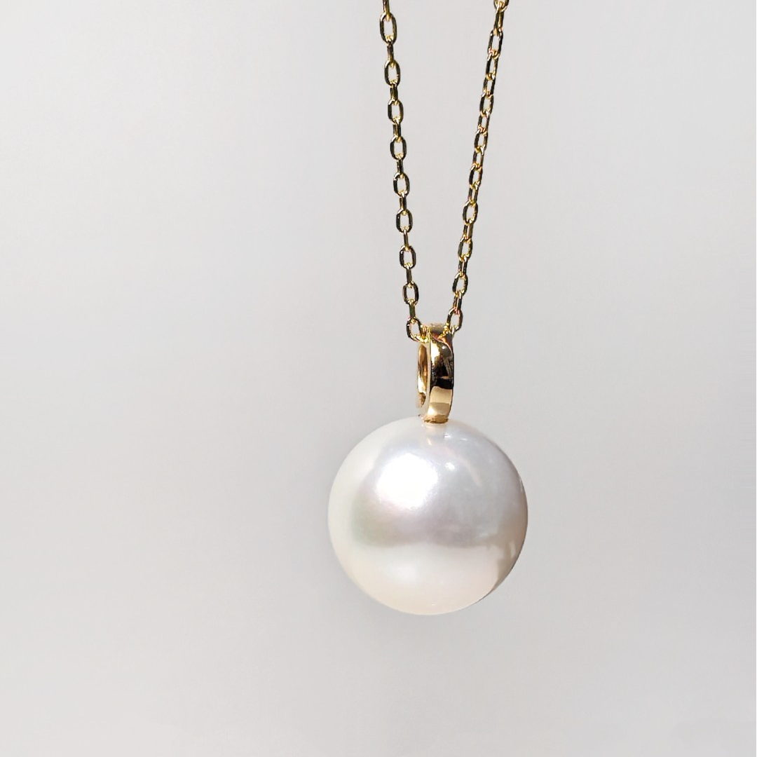 依俐西雅依俐西雅A603时尚灵动18K金淡水珍珠吊坠13mm