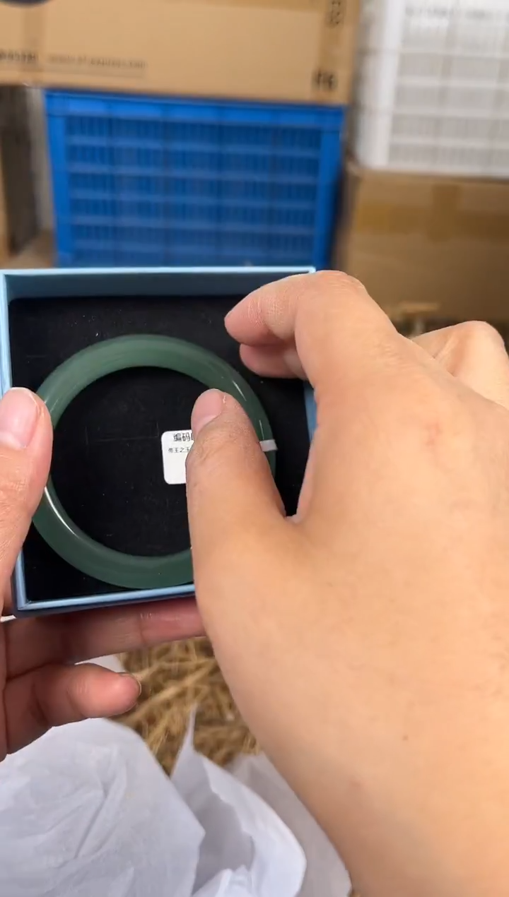 未镶嵌手镯石英质玉dl1157