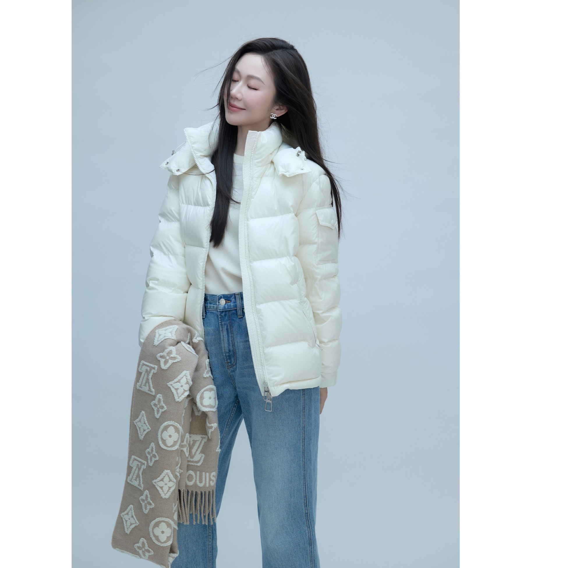 syna希娜 连帽款95鹅绒短款黑标羽绒外套