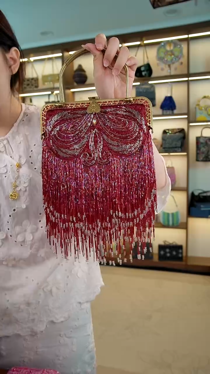 织绣百格汇手工包