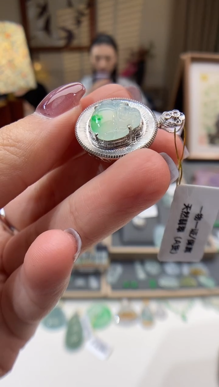 【闪购商品】翡翠颈饰18K金镶嵌佛公