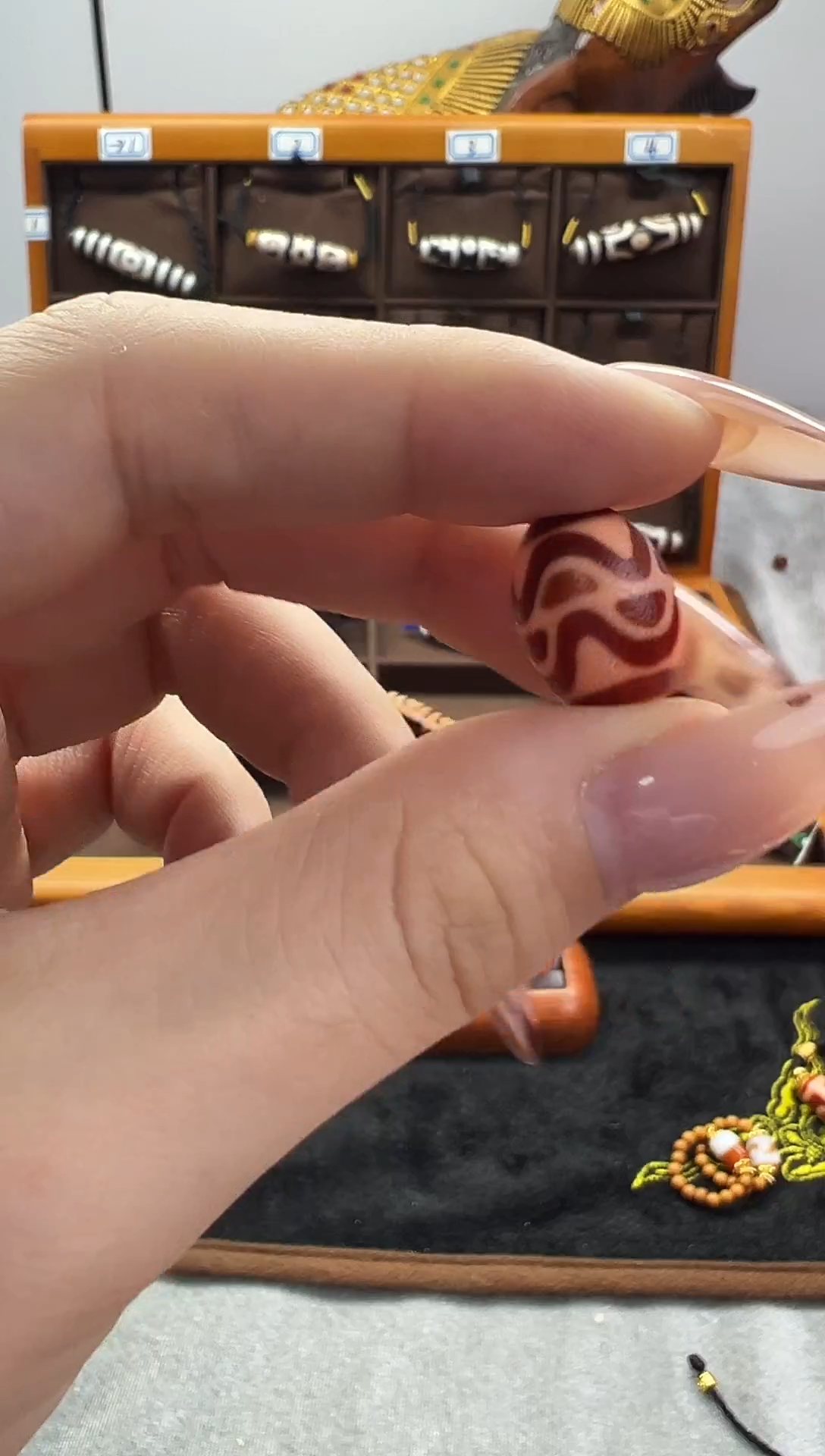 玛瑙/玉髓（覆膜）颈饰未镶嵌99.（微瑕）