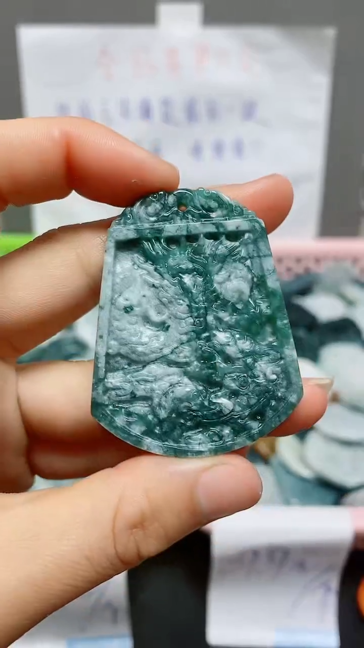 【闪购商品】翡翠颈饰未镶嵌天然翡翠A货