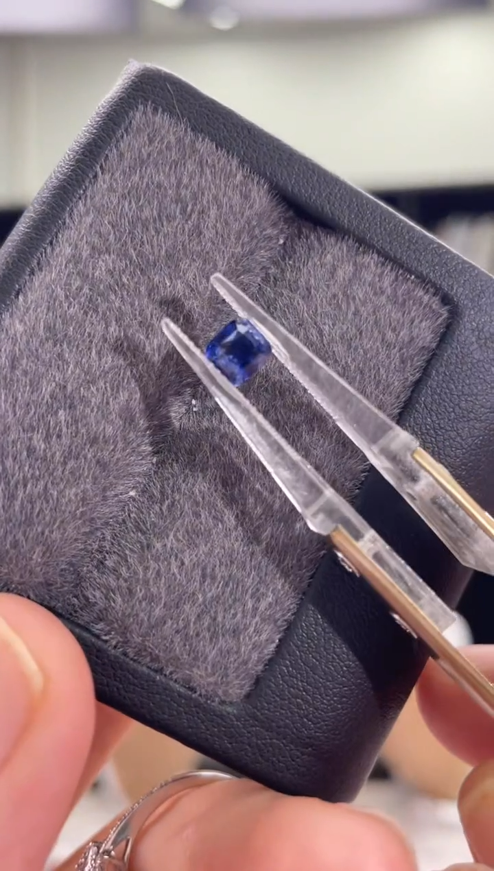 【闪购商品】蓝宝石裸石未镶嵌无烧1克拉皇家蓝