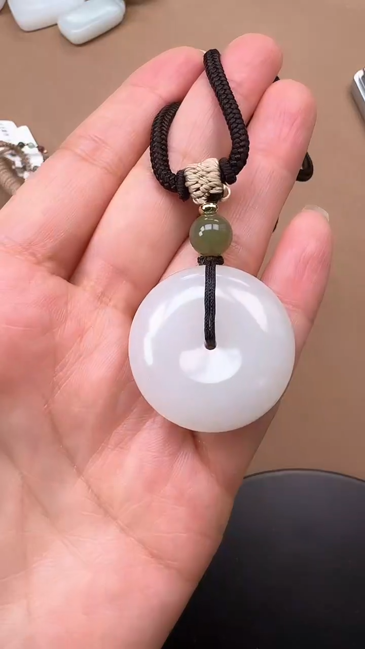 【闪购商品】和田玉吊坠未镶嵌1395平安扣