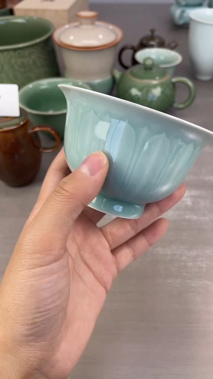 青瓷仓储福利清仓微瑕