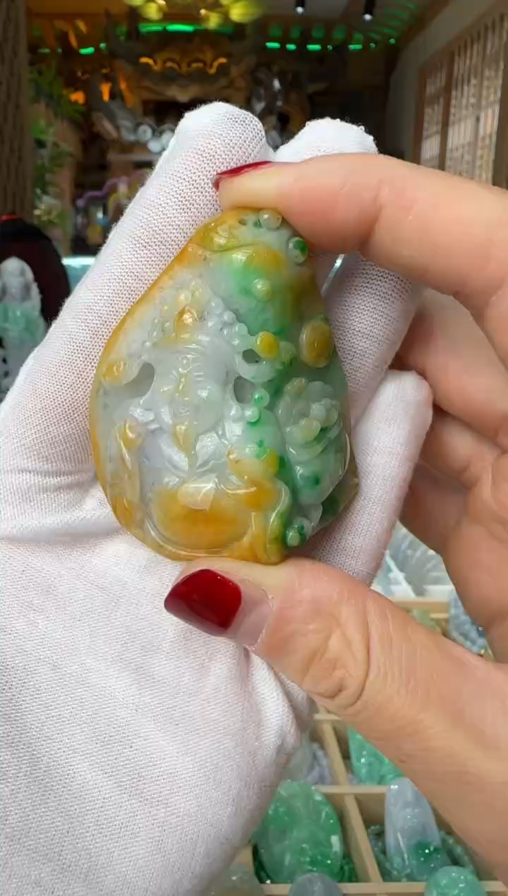 未镶嵌挂件翡翠吊坠