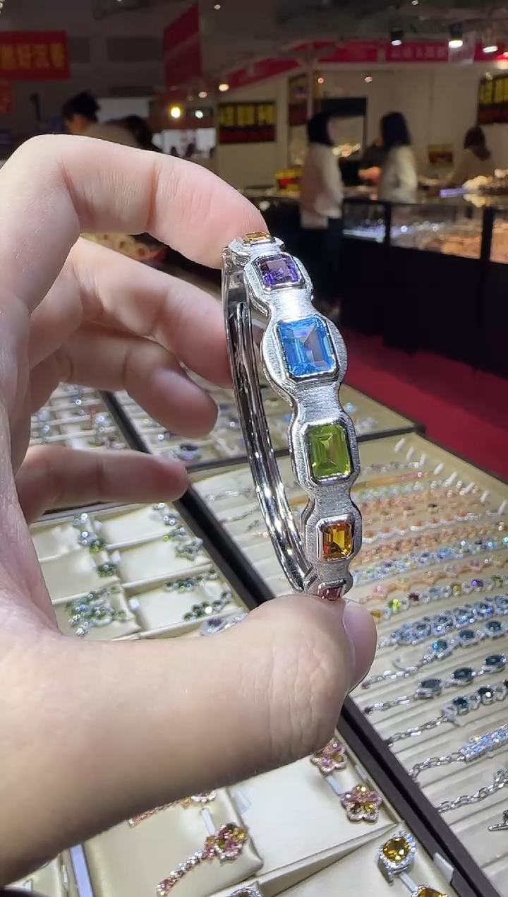 银S925镶嵌手镯托帕石多彩宝石高级款