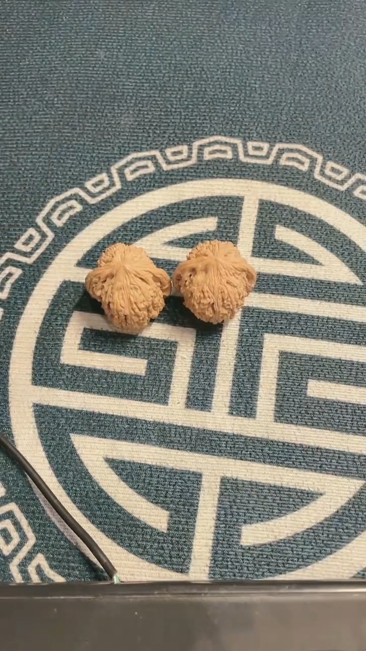 文玩核桃吊坠三角将20