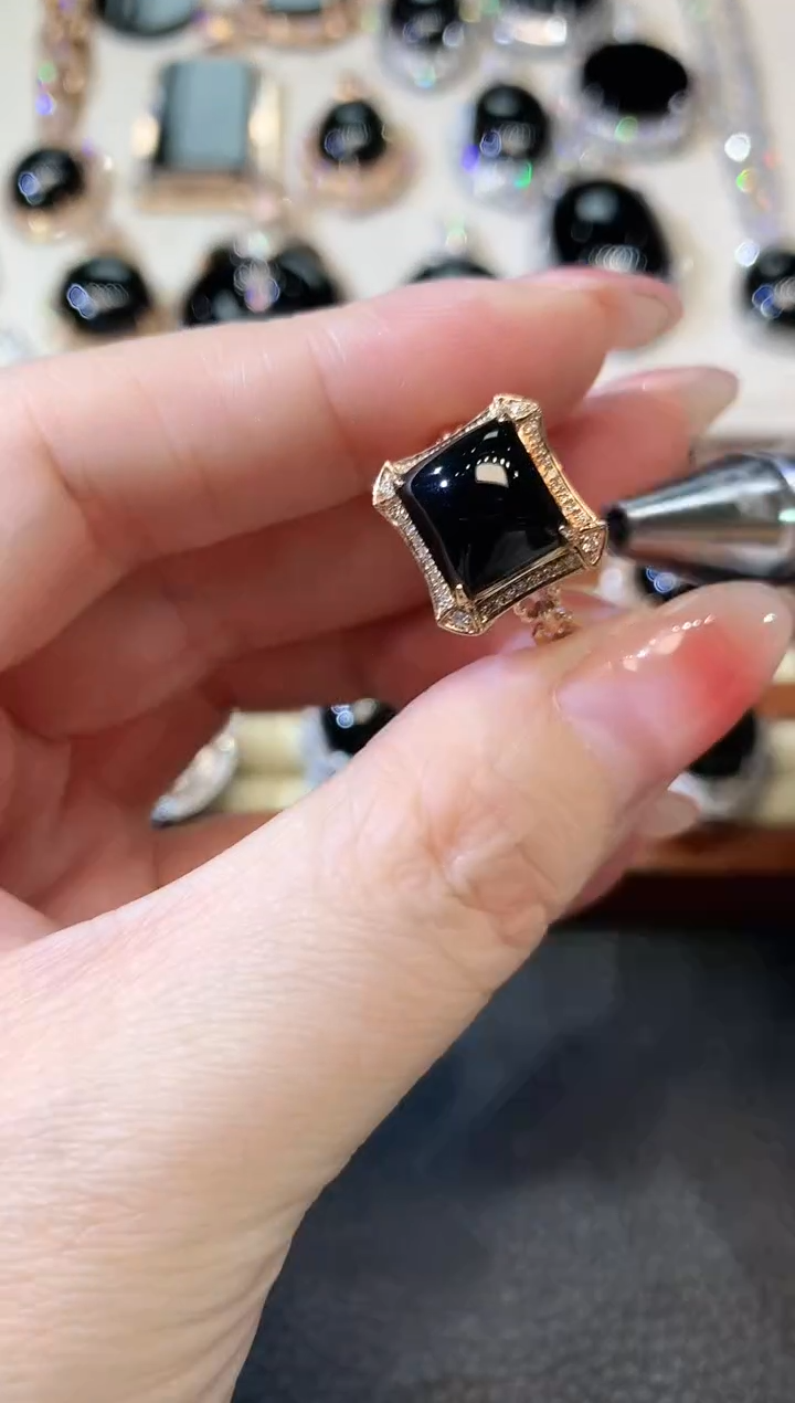 【闪购商品】翡翠戒指18K金镶嵌C61 翡翠