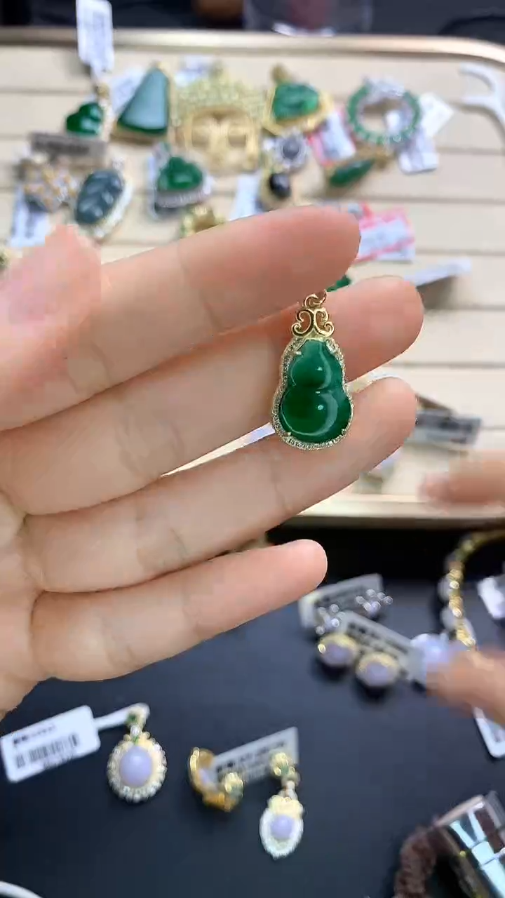 翡翠银S925镶嵌颈饰翡翠 银S925镶嵌 颈饰