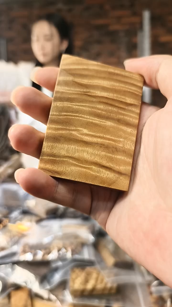 金丝楠无事牌手把件