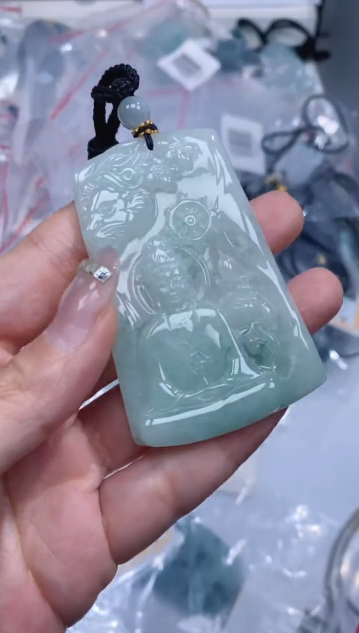 颈饰未镶嵌翡翠吊坠