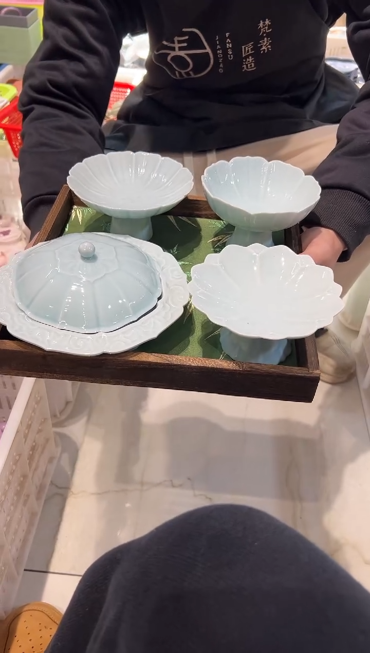 瓷片瓷正品果盘 带托盘布垫