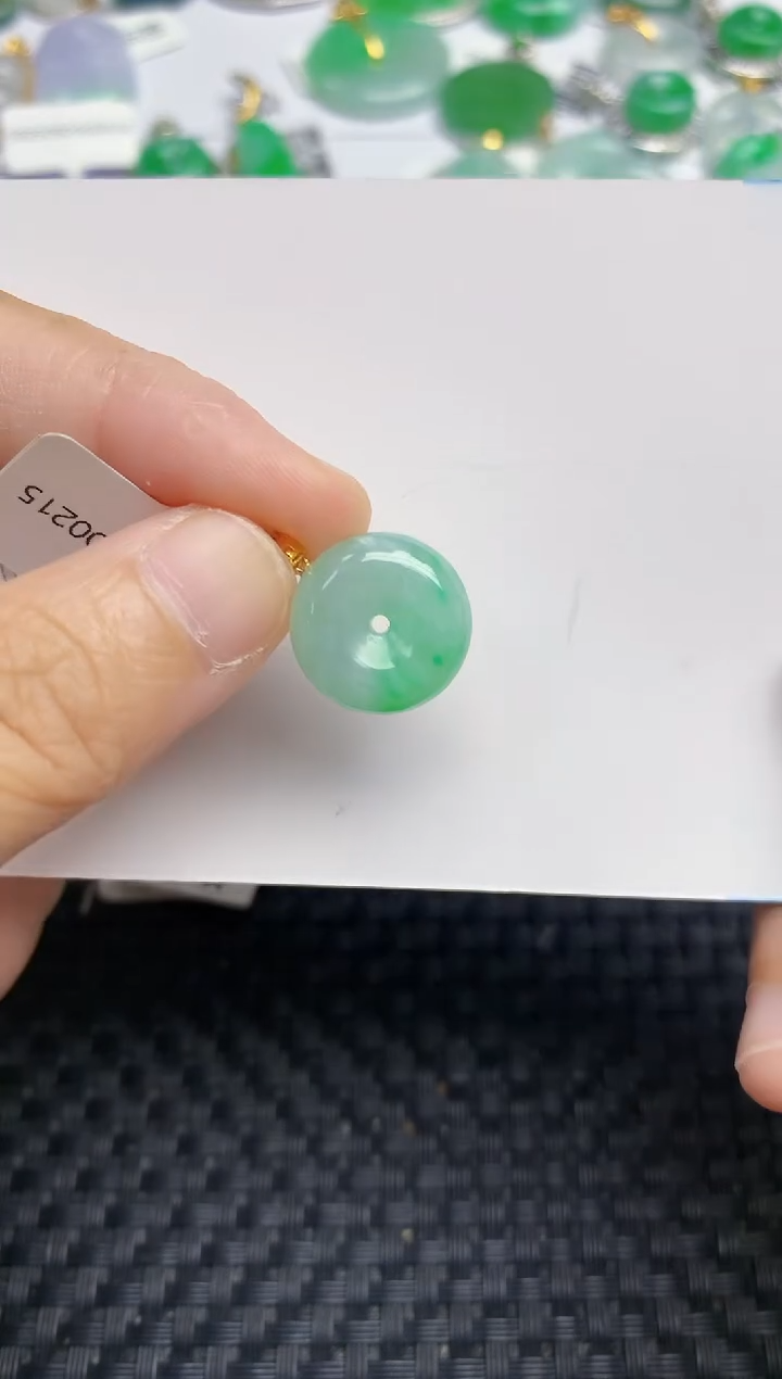 颈饰18K金镶嵌翡翠天然缅甸A货翡翠百元以上9元证书费自理