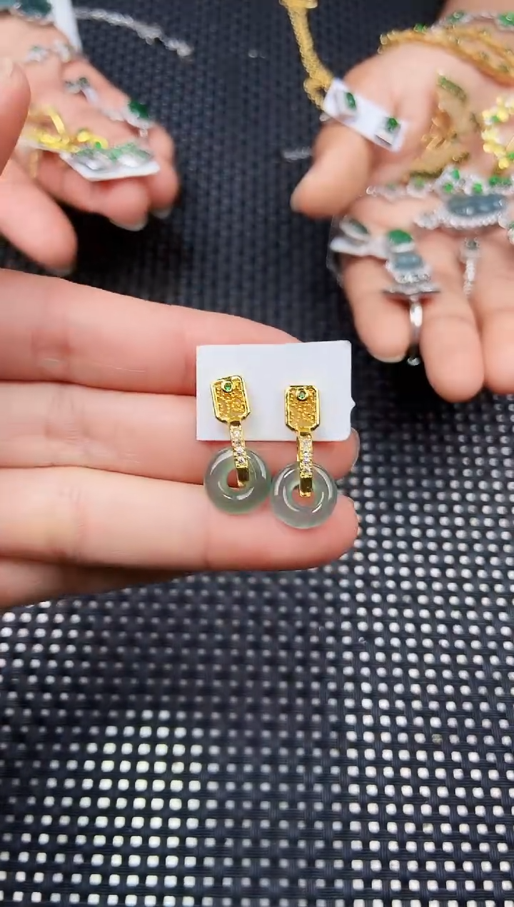 翡翠未镶嵌耳饰1111111111