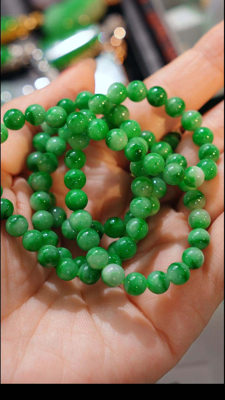 散珠翡翠赖***?翡翠手链