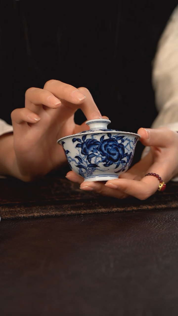 【闪购商品】杯洪印慕明石榴花撇口盖碗