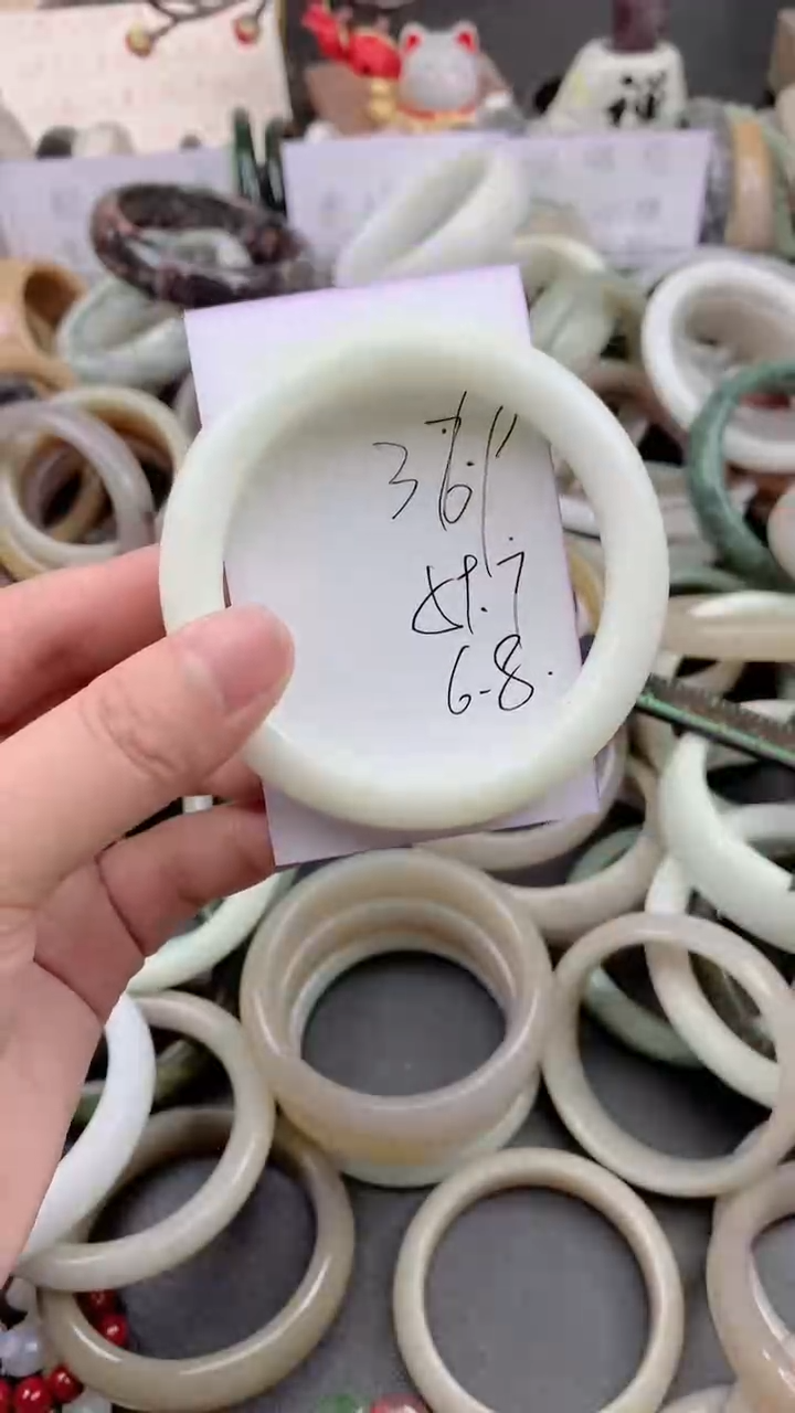 未镶嵌手镯石英质玉369