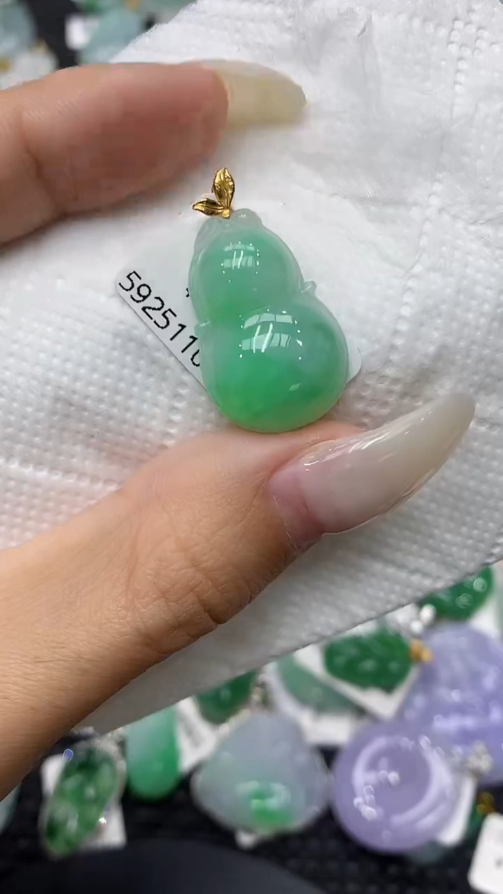 颈饰18K金镶嵌翡翠11111111111