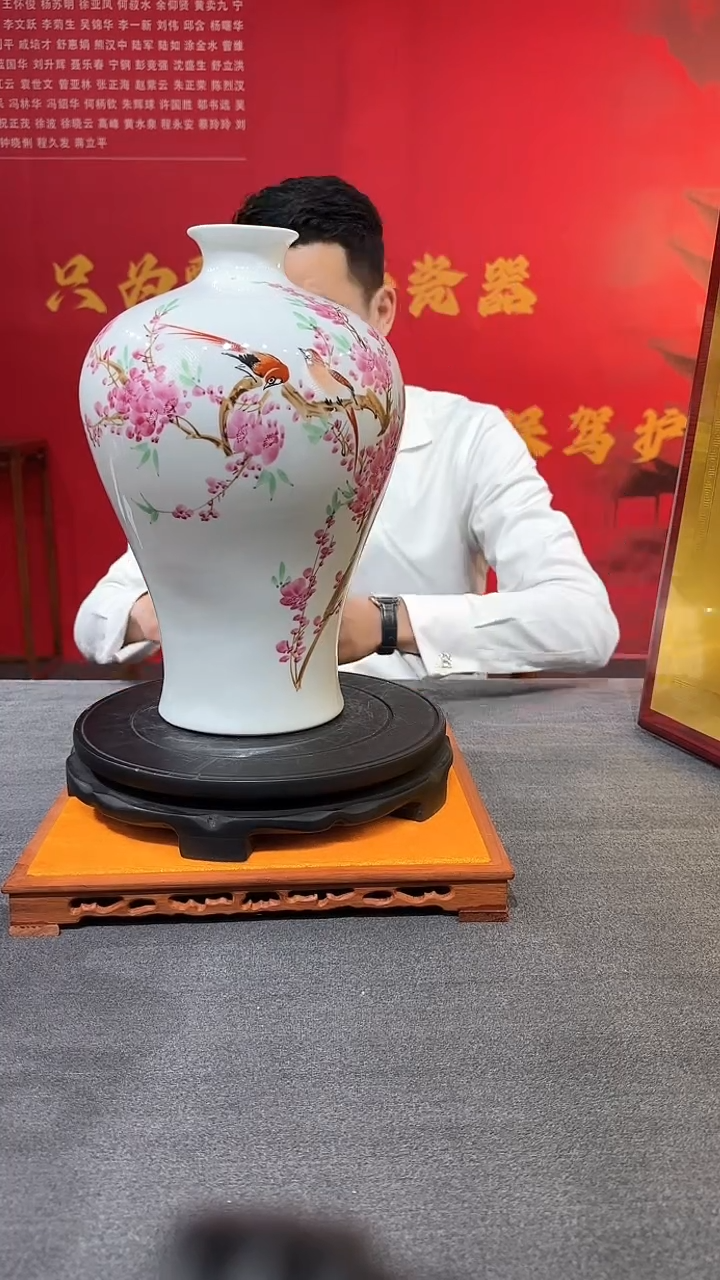 【闪购商品】摆件手绘粉彩水点桃花梅瓶