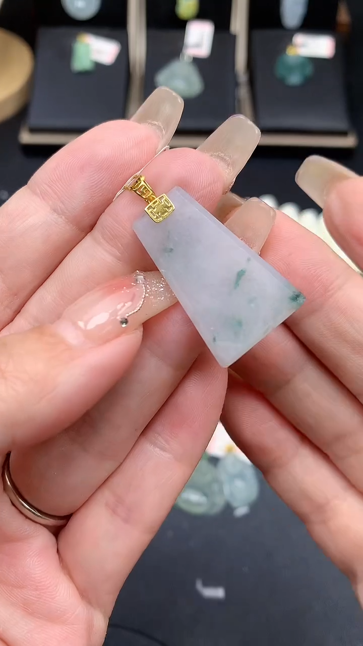 【闪购商品】翡翠吊坠(不含链)18K金镶嵌MS150860