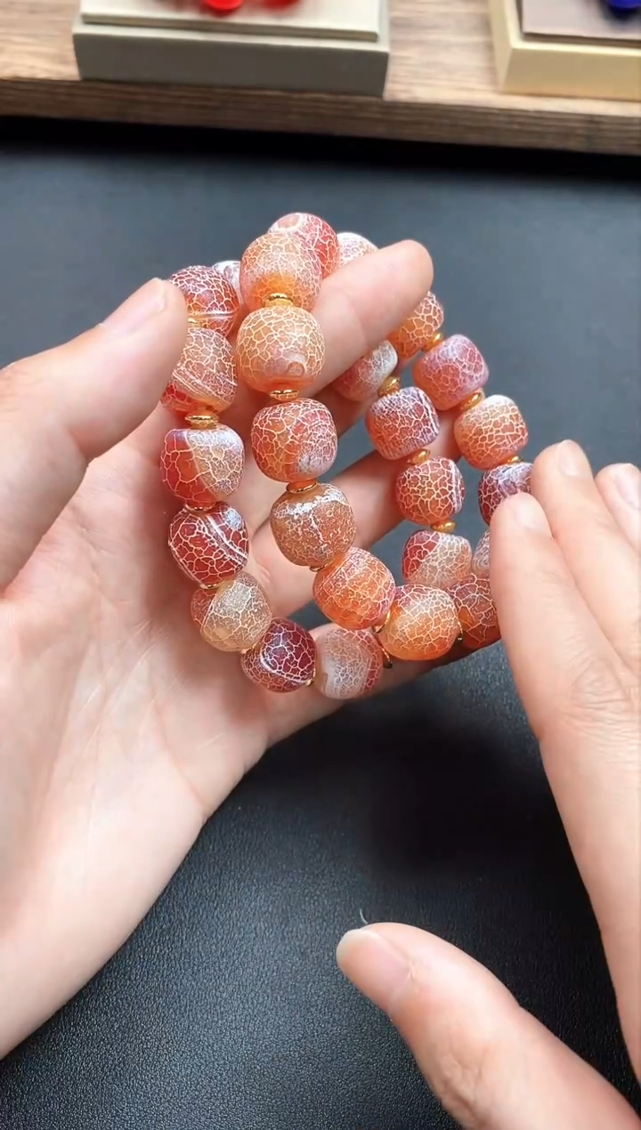 【闪购商品】玛瑙/玉髓手链未镶嵌血胆金莲风化料苹果珠