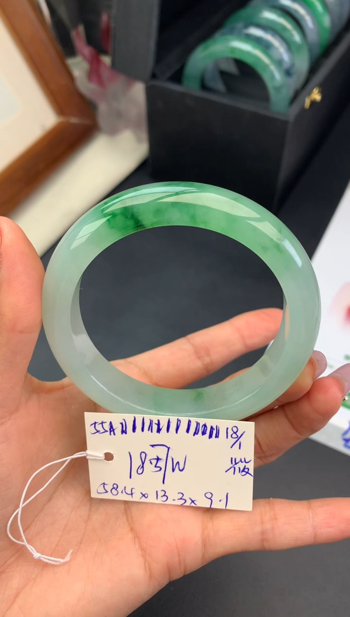 【闪购商品】翡翠手镯未镶嵌手镯