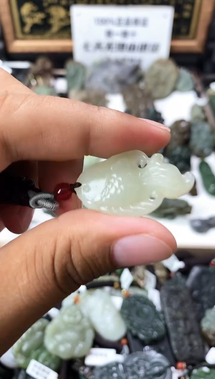颈饰未镶嵌和田玉1