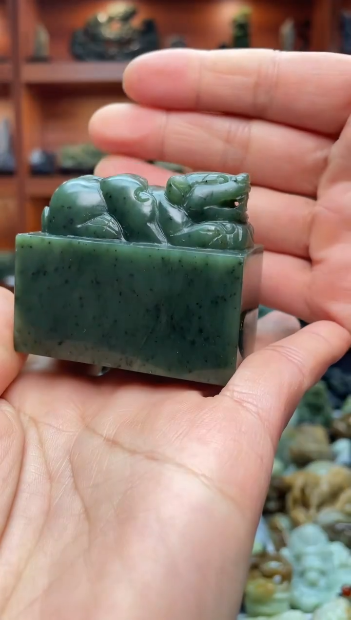 未镶嵌和田玉把件1