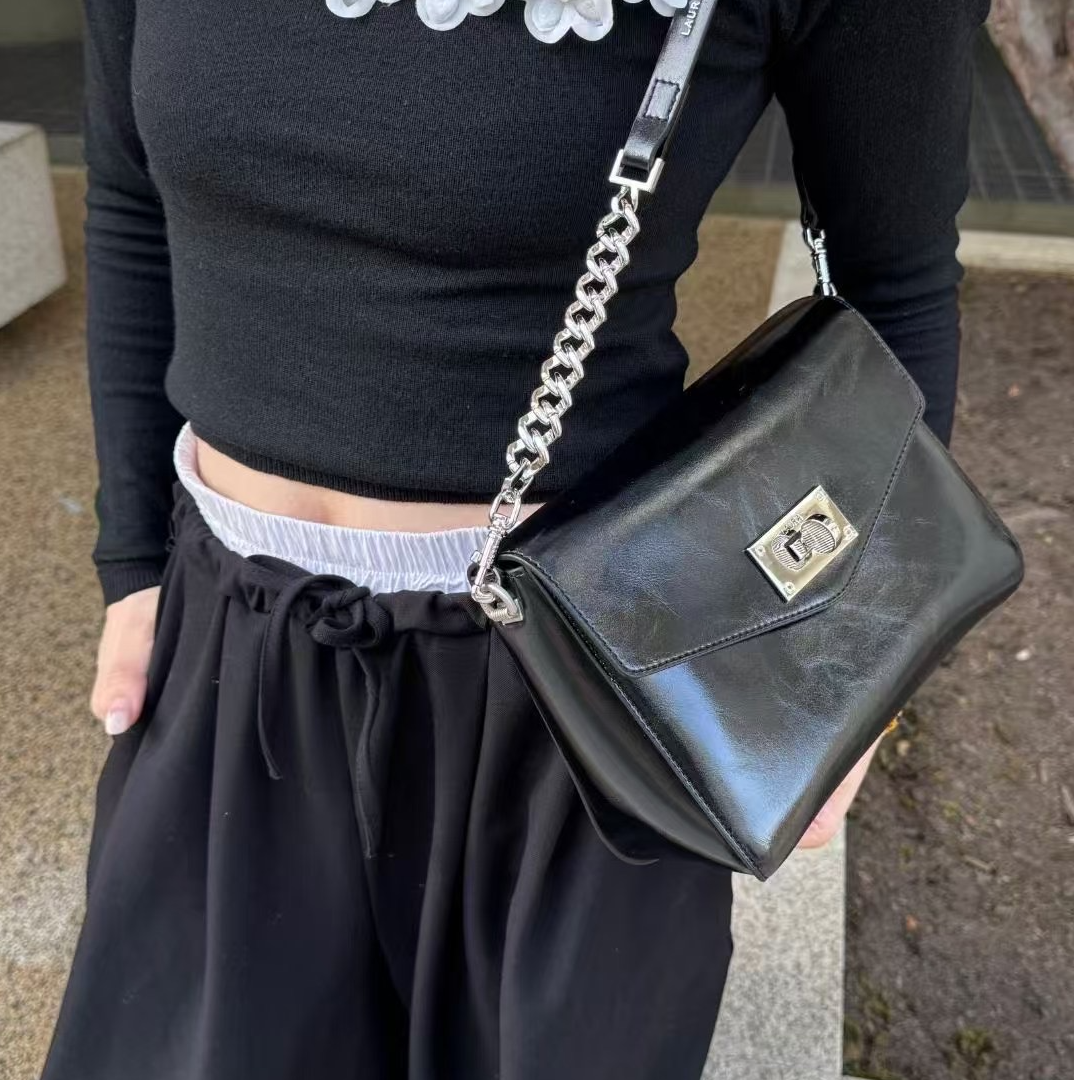 新款手提斜挎单肩女包