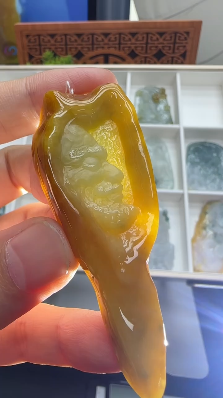 【闪购商品】翡翠挂件未镶嵌国雕谢林工（定制退货扣1000元）