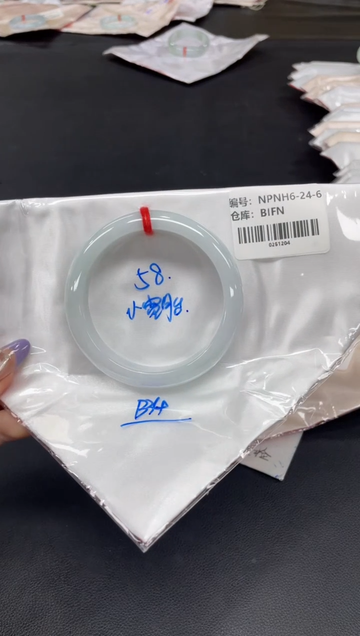 未镶嵌手镯翡翠翡翠手镯