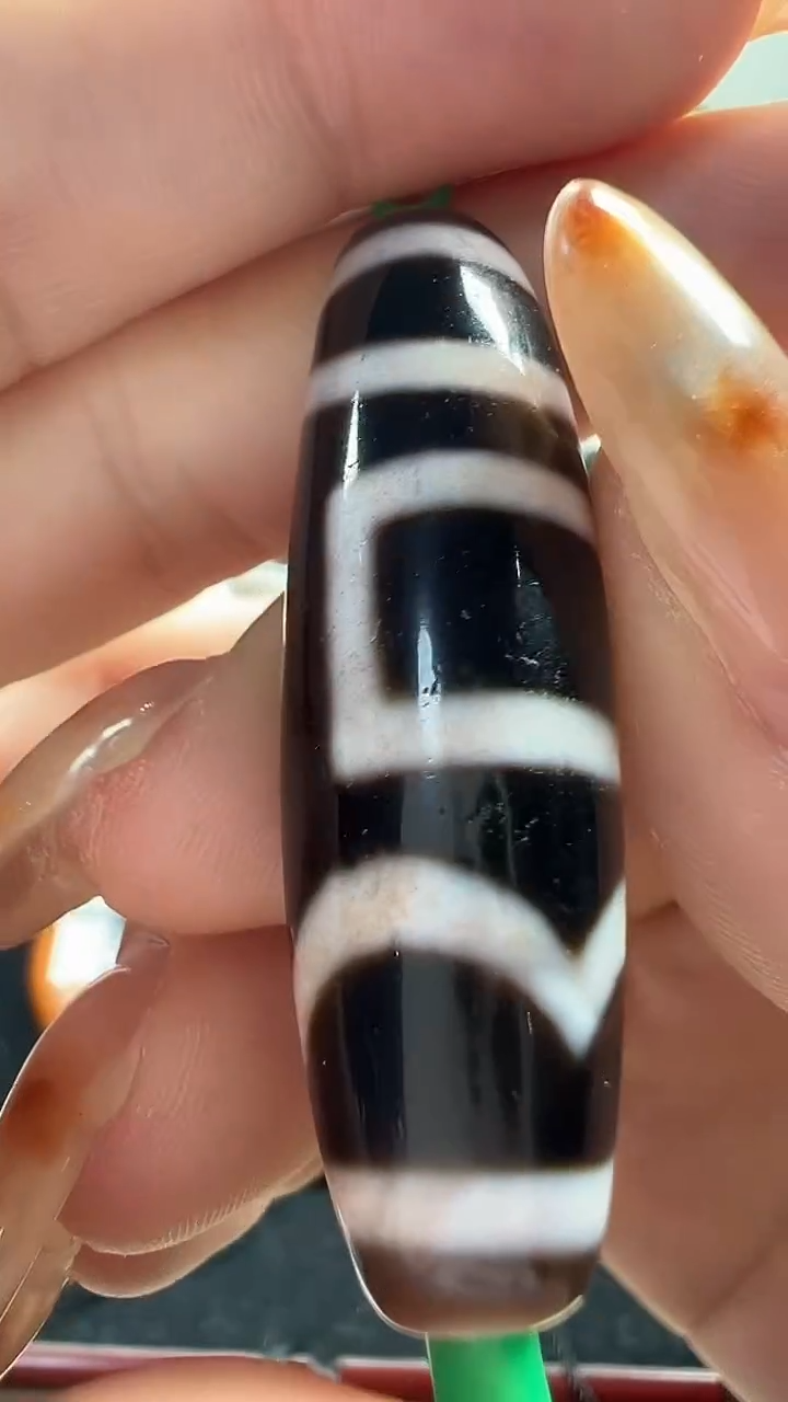 玛瑙/玉髓（覆膜）颈饰未镶嵌3.（微瑕）