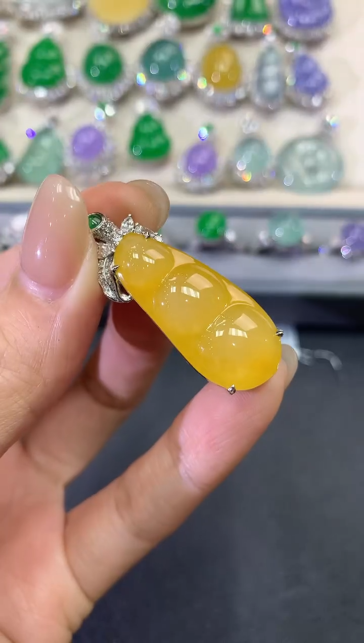 【闪购商品】翡翠吊坠(不含链)18K金镶嵌w61       