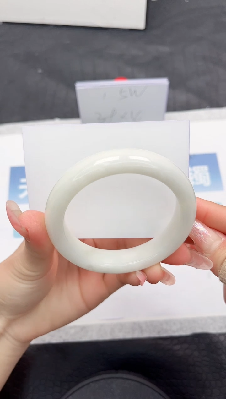 【闪购商品】和田玉手镯未镶嵌N115-62.3