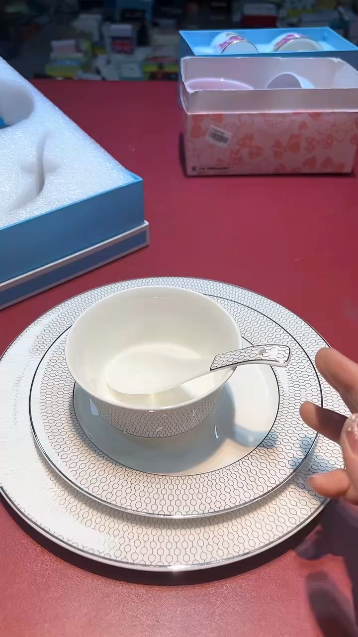 【闪购商品】瓷片锅碗瓢盆一件不剩