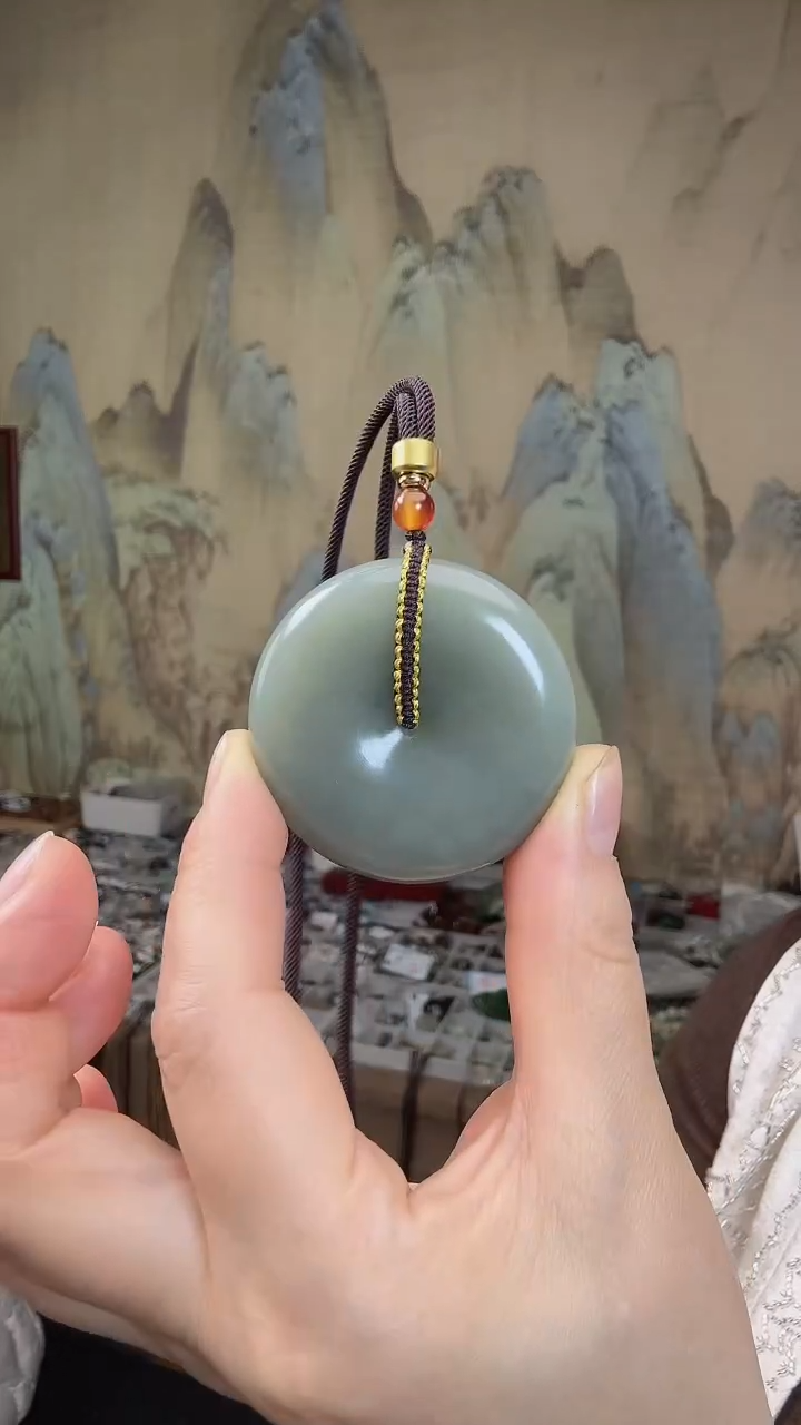 颈饰未镶嵌和田玉.