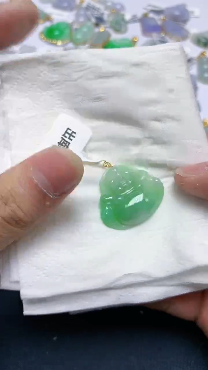 翡翠18K金镶嵌颈饰天然缅甸A货翡翠
