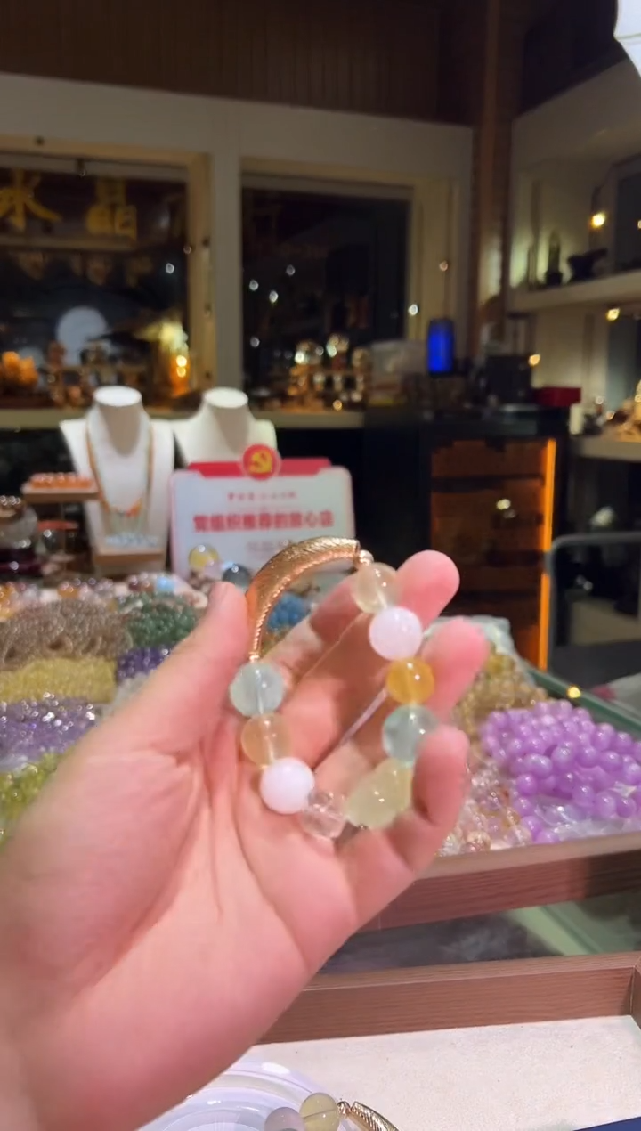 未镶嵌手链水晶雪花萤石半镯（多样性发一）