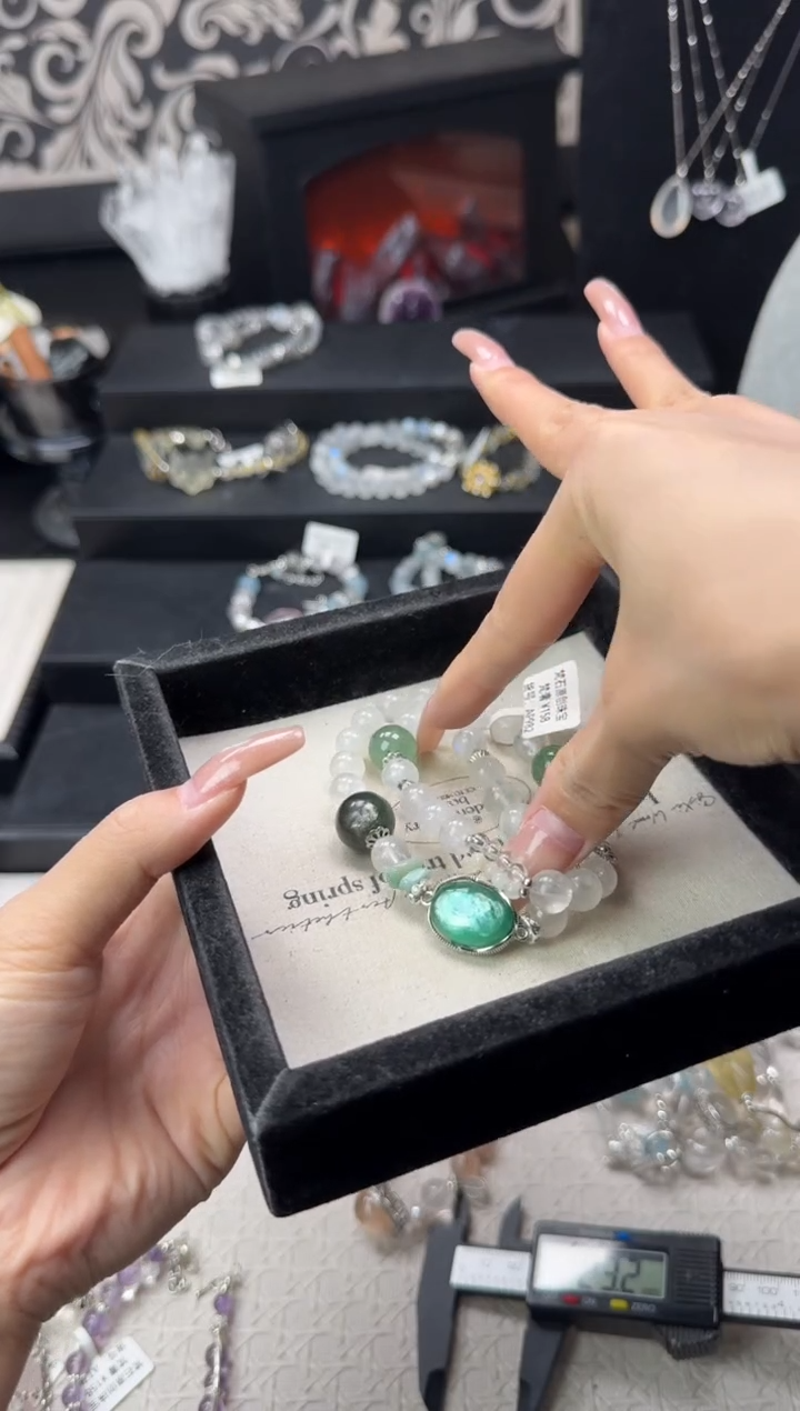 水晶手链未镶嵌A****女天然水晶 多样性发其一