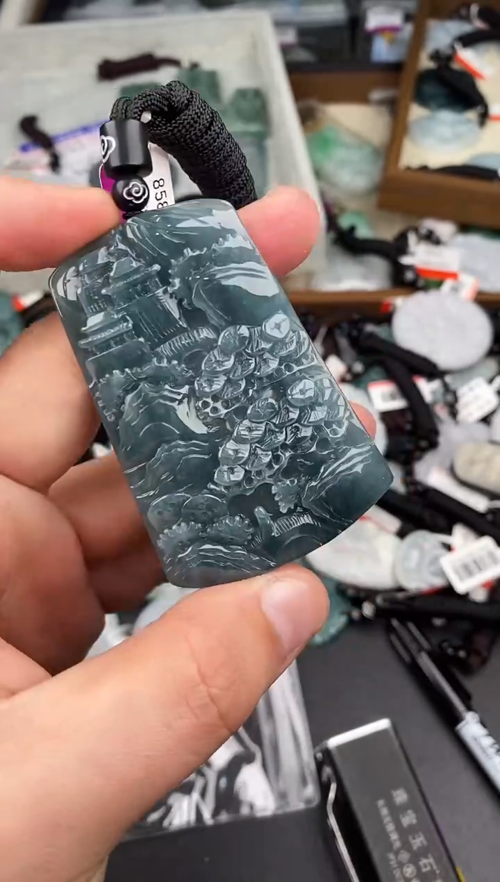 【闪购商品】翡翠颈饰未镶嵌  天然翡翠，一物一图