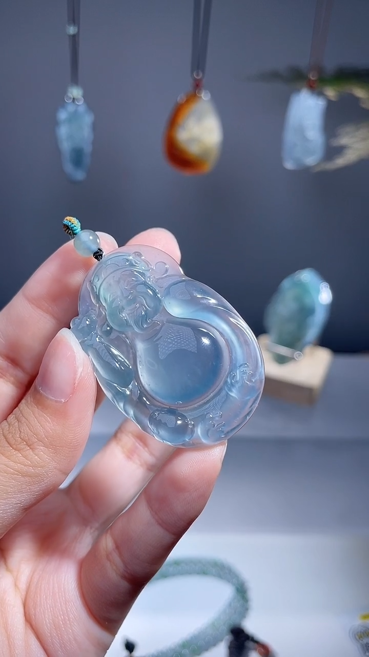 颈饰未镶嵌翡翠财神