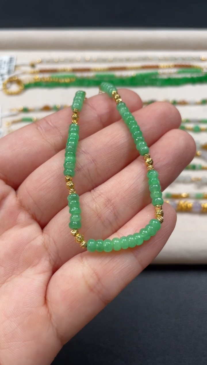 18K金镶嵌手链翡翠一条   P564