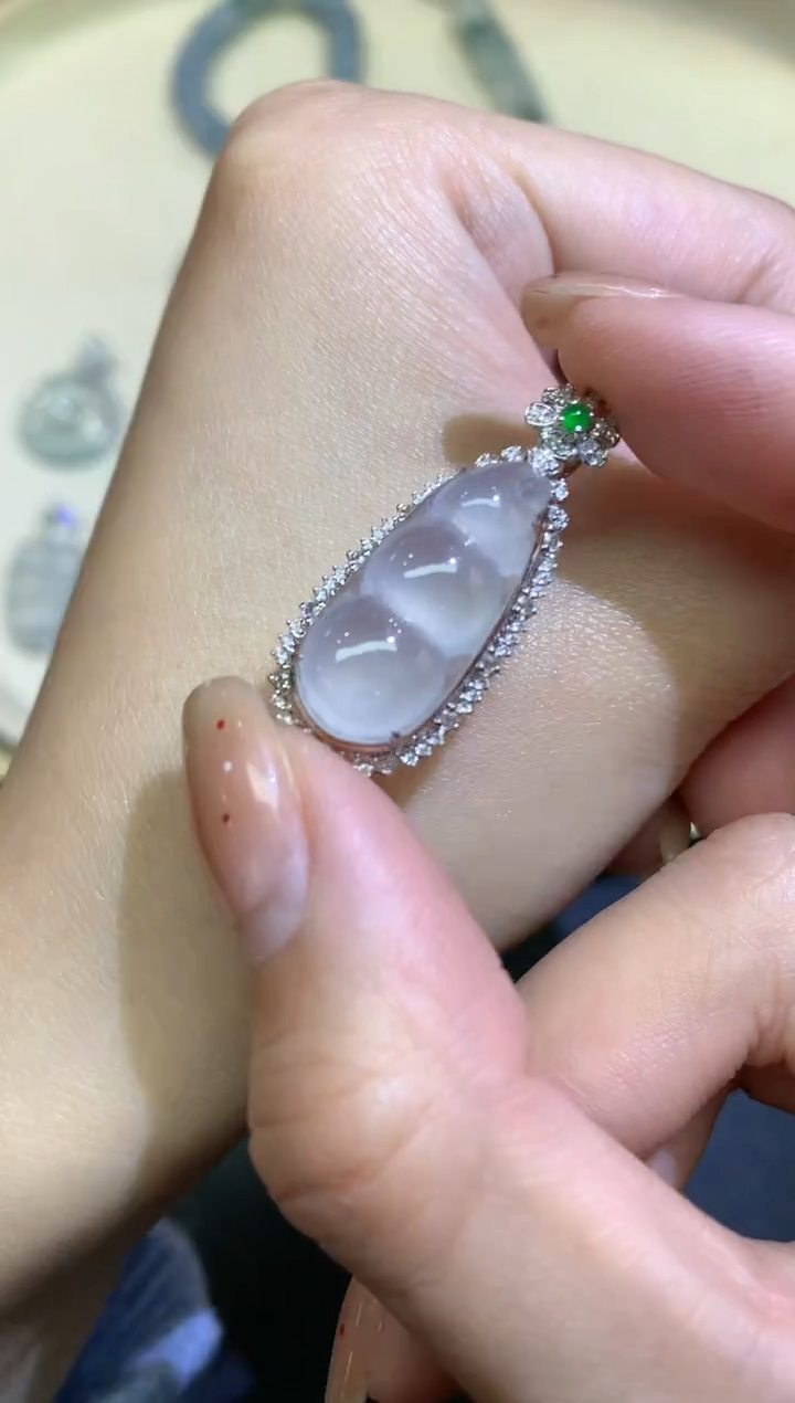 【闪购商品】翡翠吊坠(不含链)18K金镶嵌吊坠A349|6800