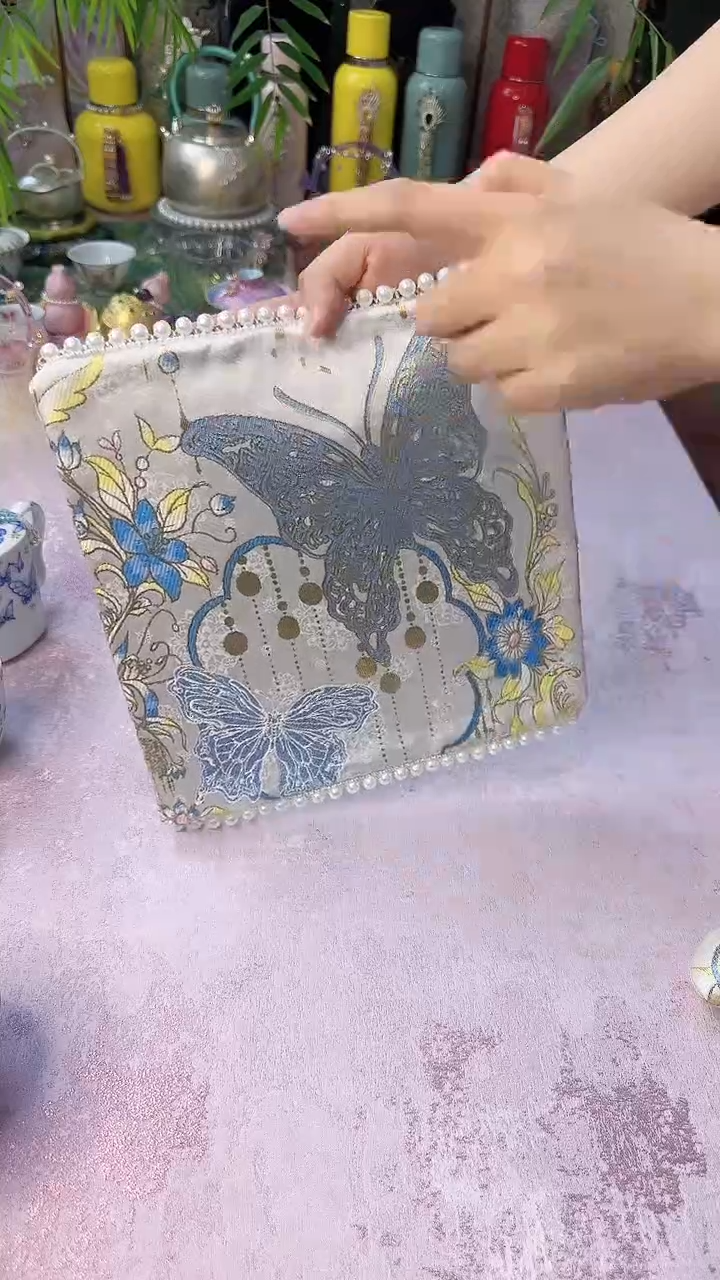 101蓝金蝴蝶钉珠茶席