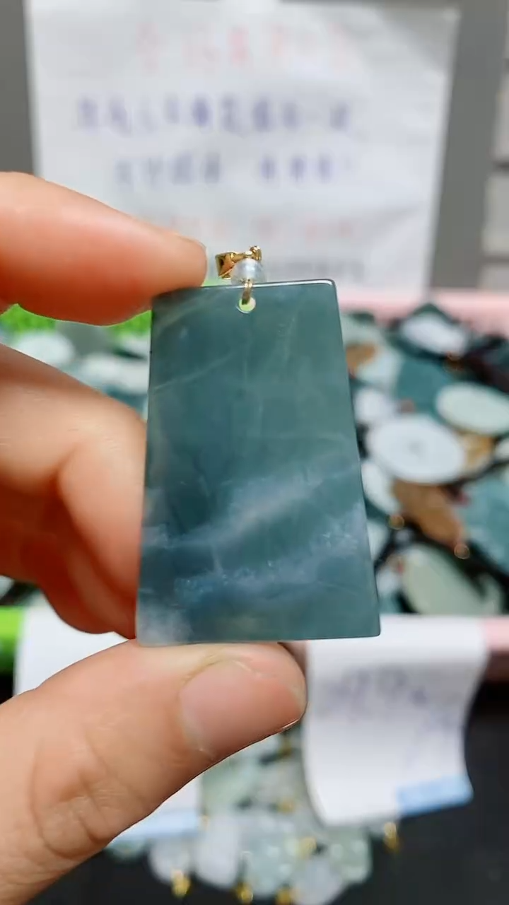 【闪购商品】翡翠颈饰未镶嵌天然翡翠A货