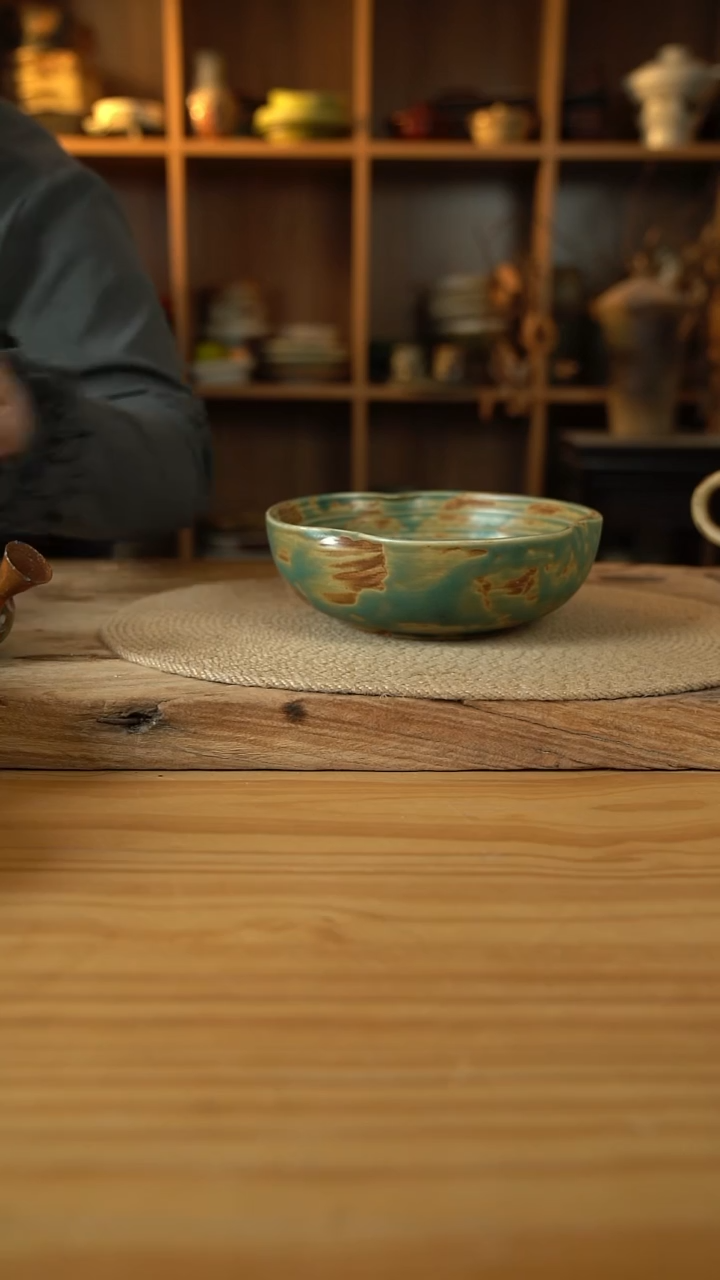 黄绿色系列的8英寸手捏内螺纹汤碗1个