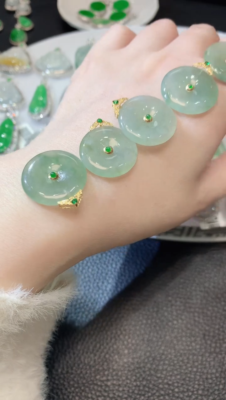 【闪购商品】翡翠吊坠(不含链)18K金镶嵌A1 多样性发货一件